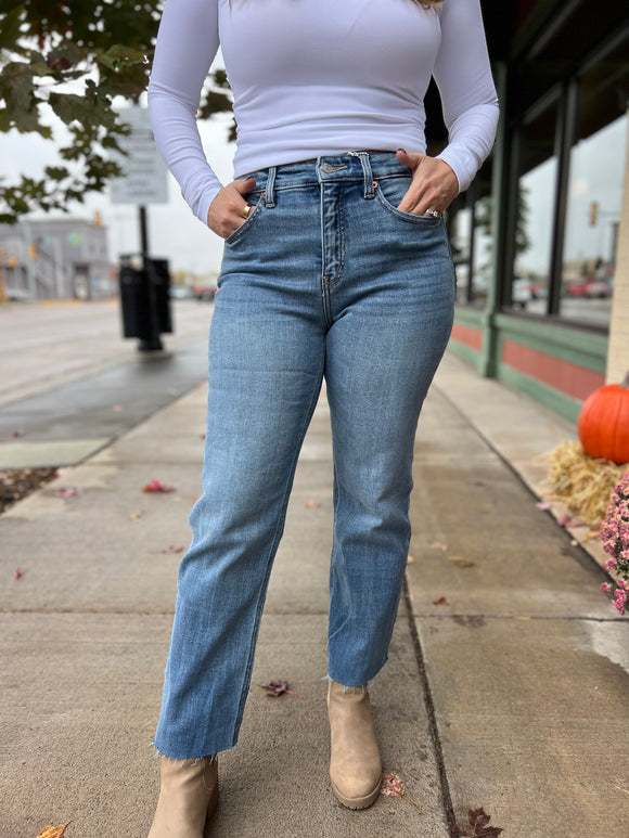 Artemis Vintage High Rise Relaxed Straight