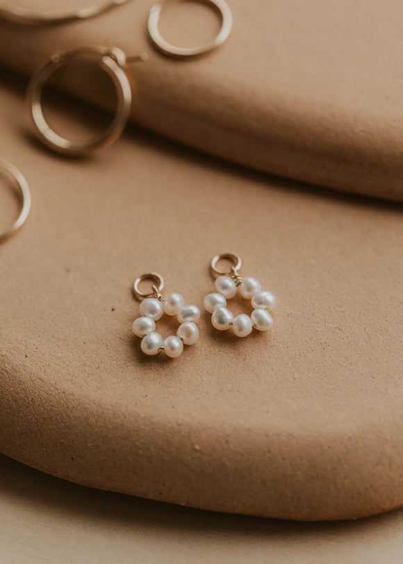 Hello Adorn Daisy Charms - Non Returnable