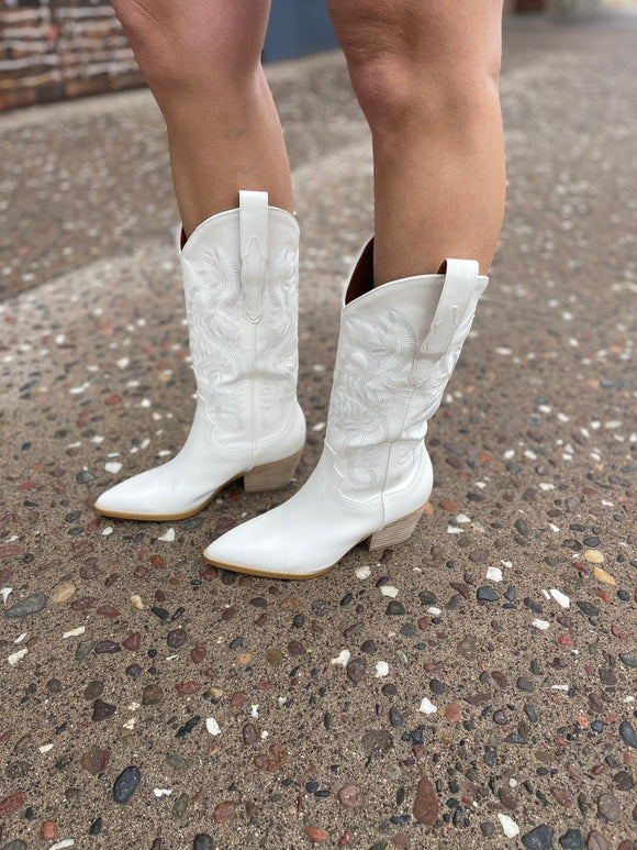 White Embroidered CowGirl  Boots