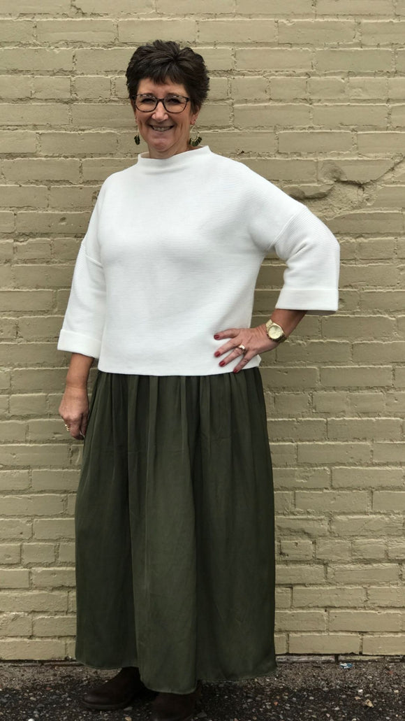Deep Side Slit A-Line Skirt W/ Side Pockets